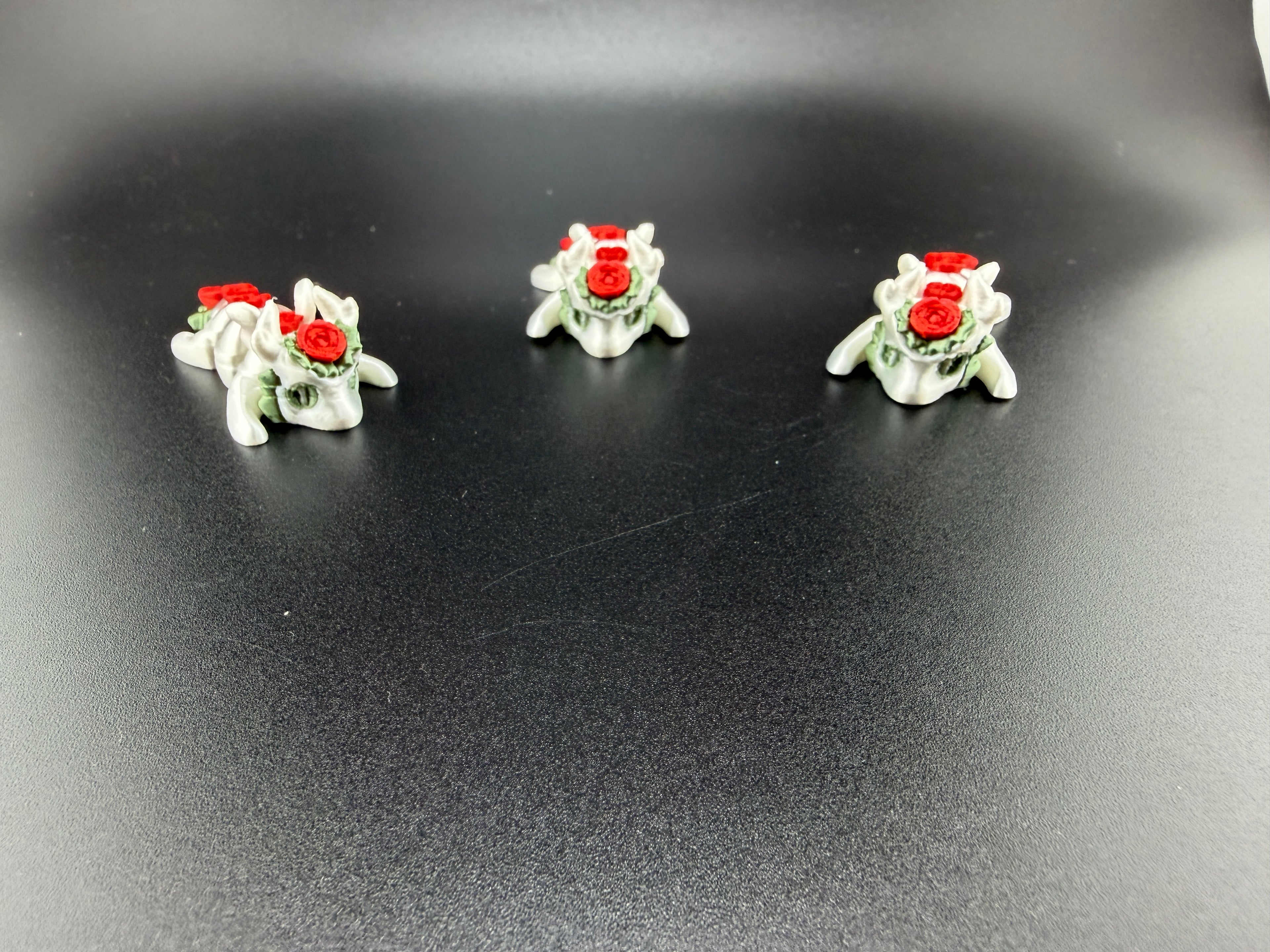 Rose Dragon – Silk White with Red Roses