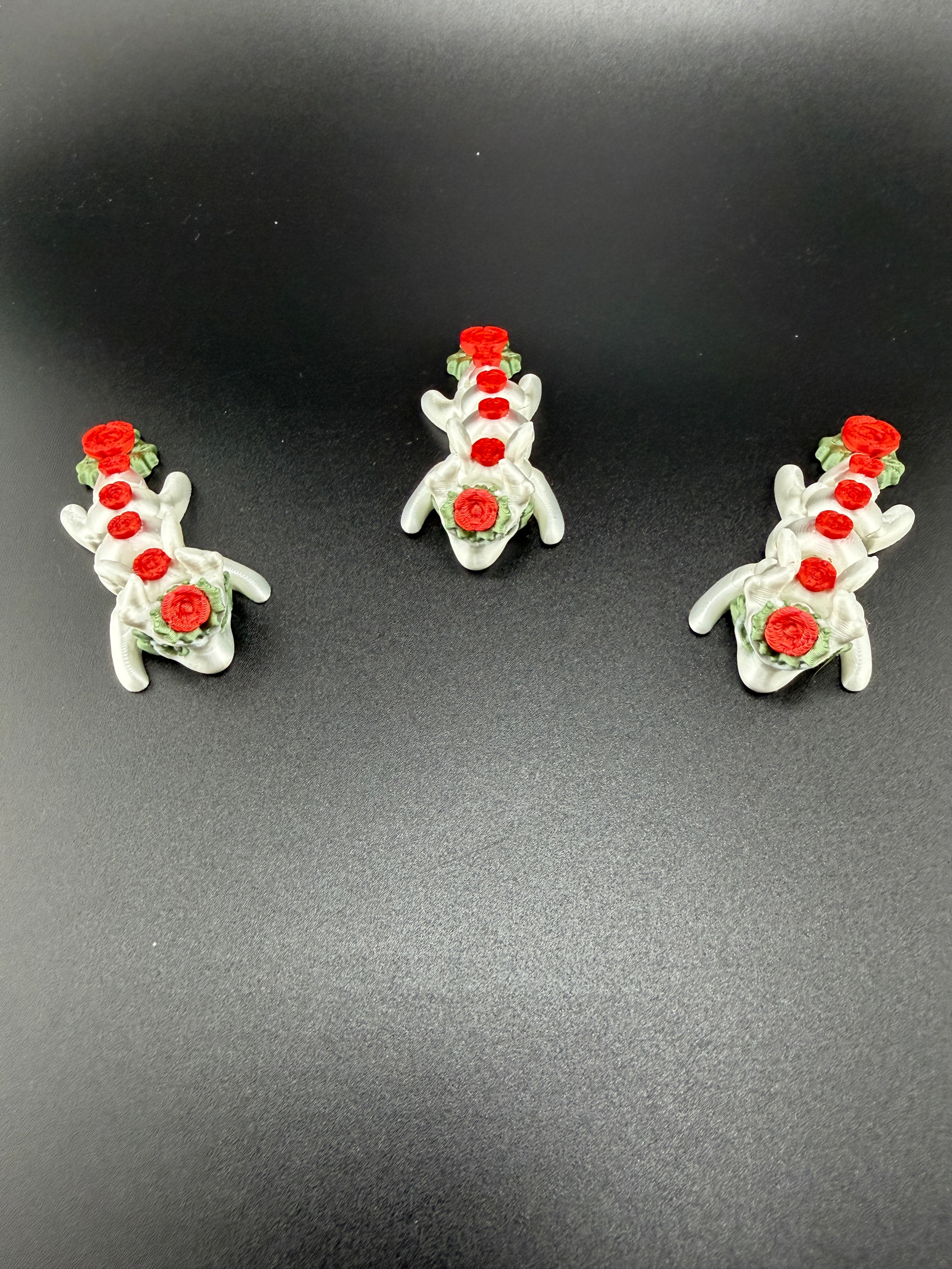 Rose Dragon – Silk White with Red Roses