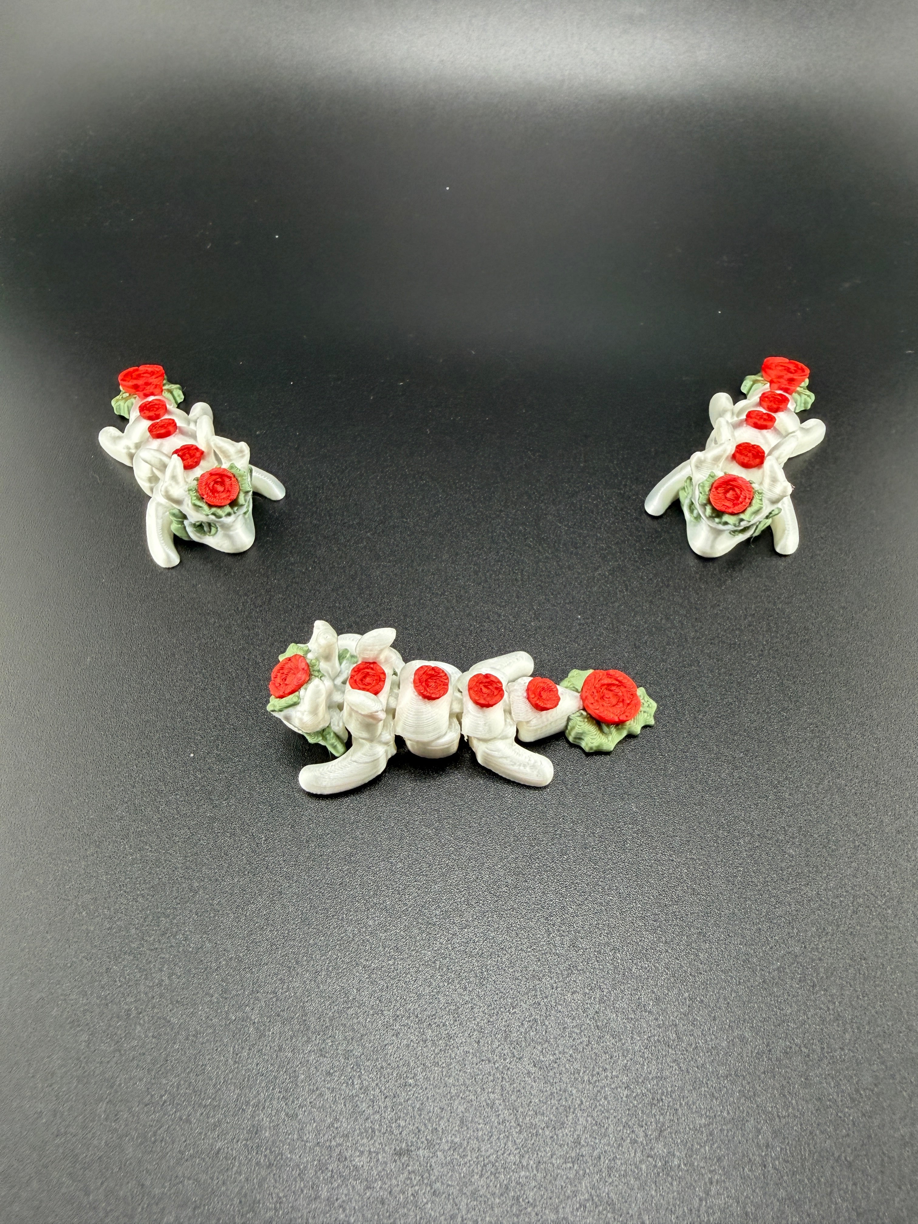 Rose Dragon – Silk White with Red Roses