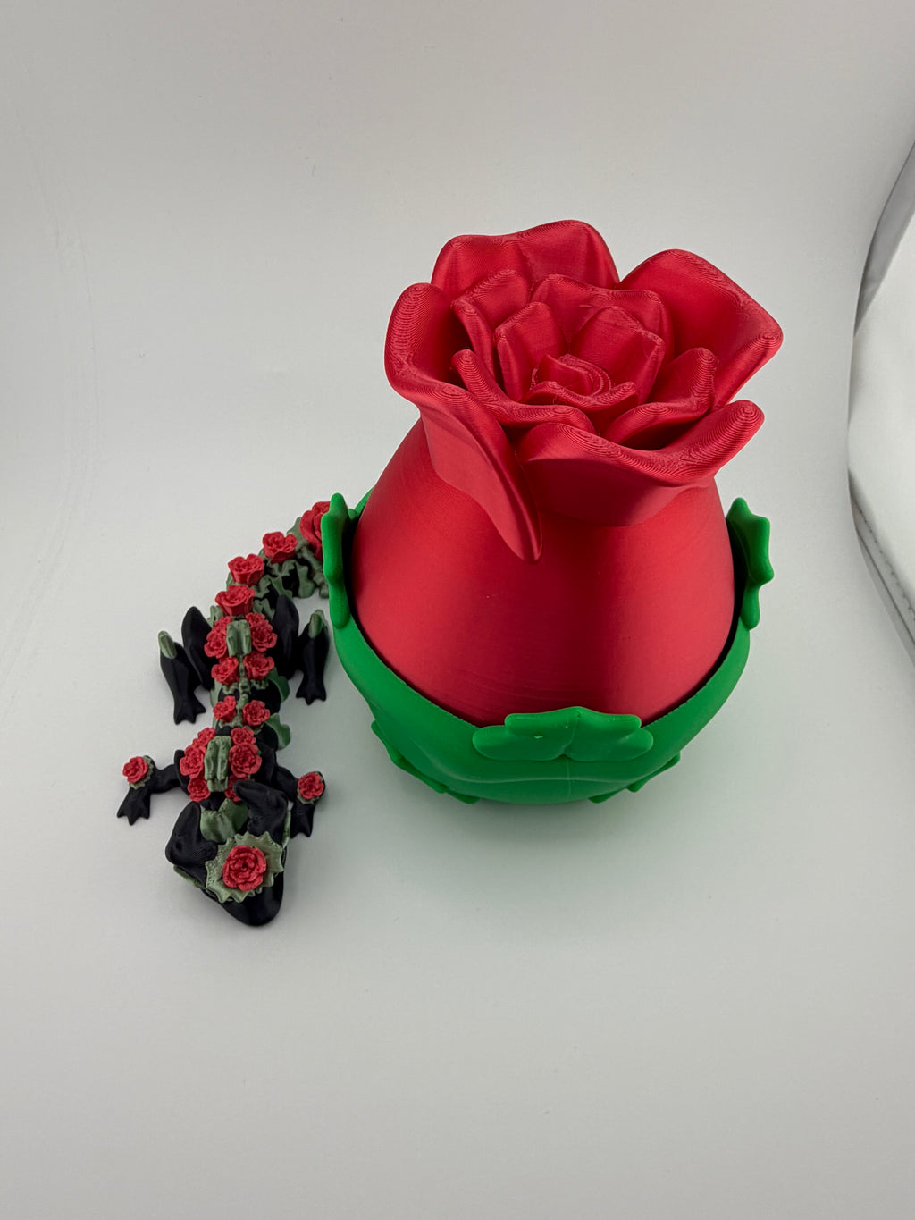 Red Rose Dragon Surprise – Twist & Reveal