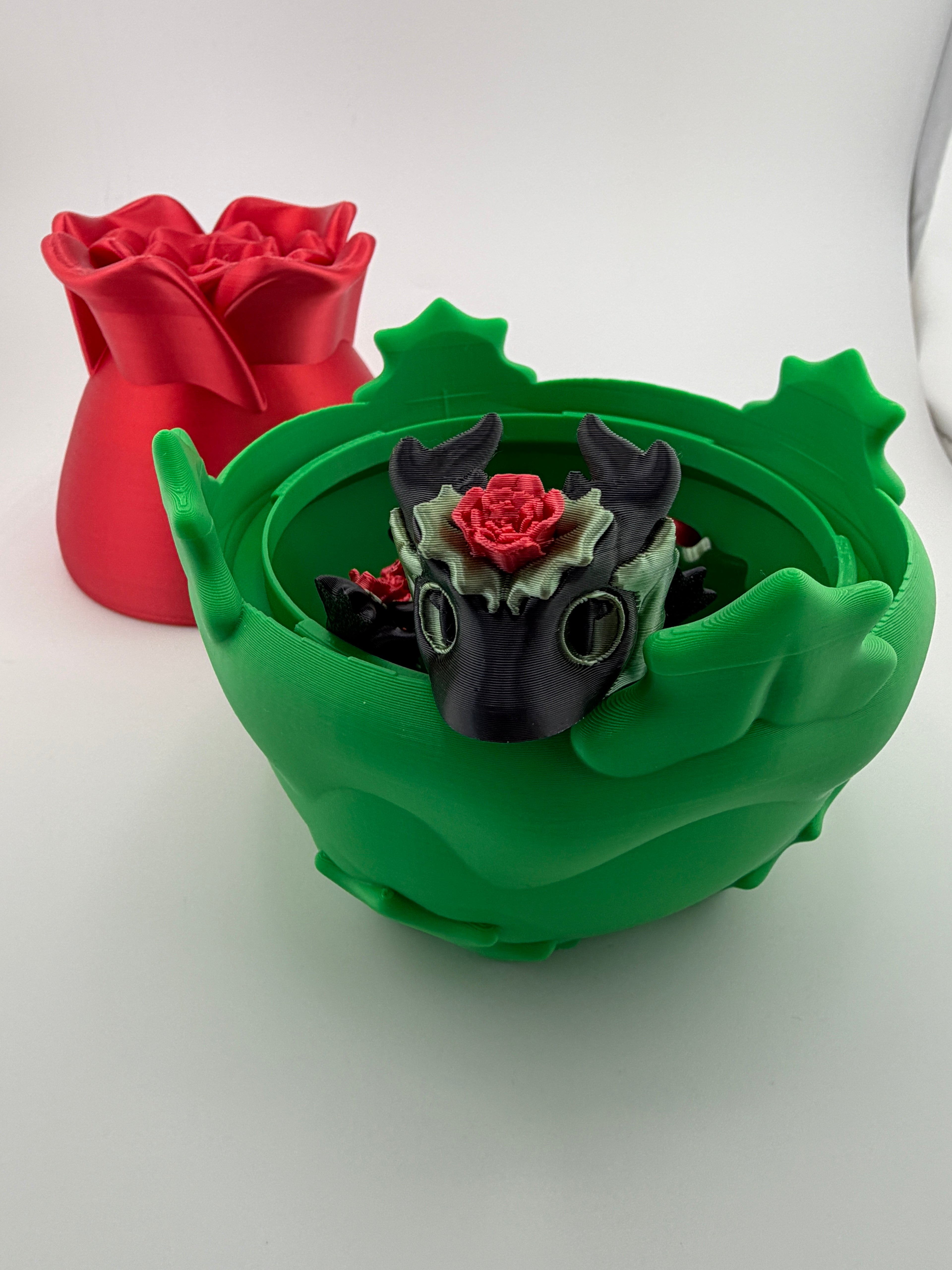 Red Rose Dragon Surprise – Twist & Reveal